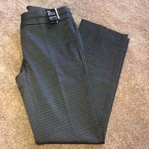 NY&CO 7th Avenue Straight Leg Petite Pants